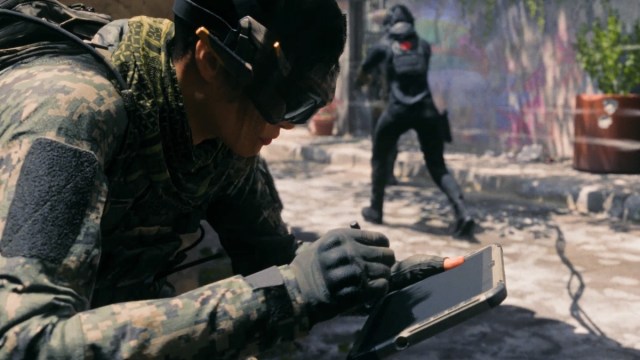Soldier using killstreak in MW3 Warzone season one opening