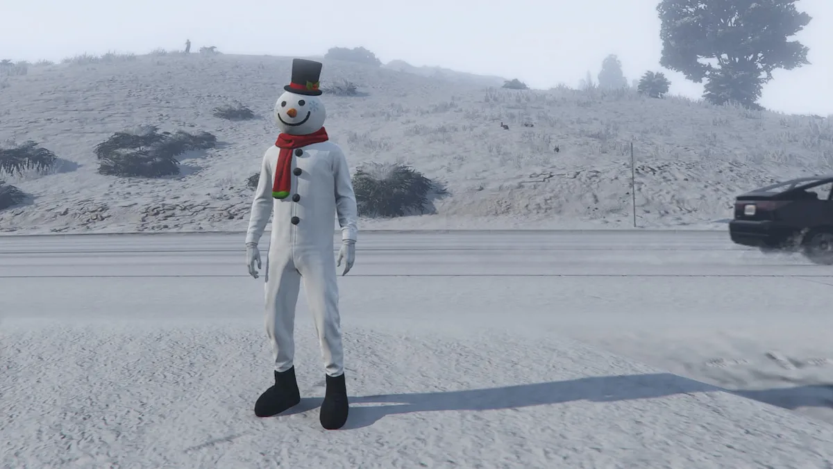 GTA Online player in the snowman outfit standing by the road