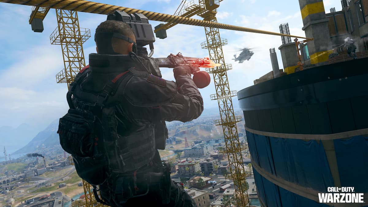 A player using a horizontal zipline in Warzone.
