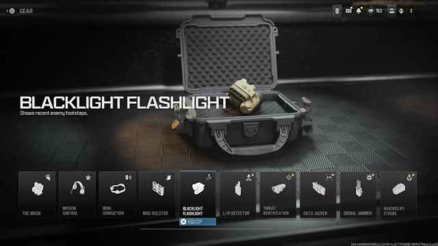 Blacklight Flashlight Gear in MW3