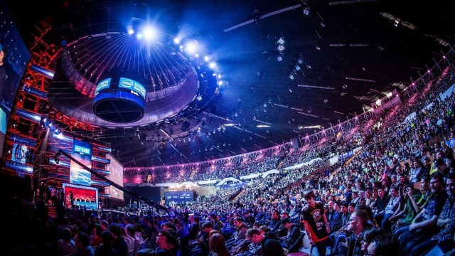 The IEM Katowice 2017 crowd celebrates in the Spodek Arena.