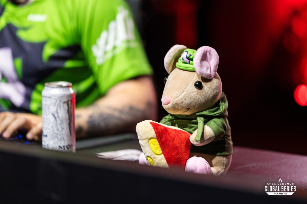 The Alliance mascot sits proudly on the desk at an ALGS LAN