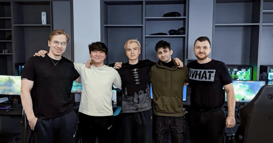 Tundra's 2024 Dota 2 roster posing together.