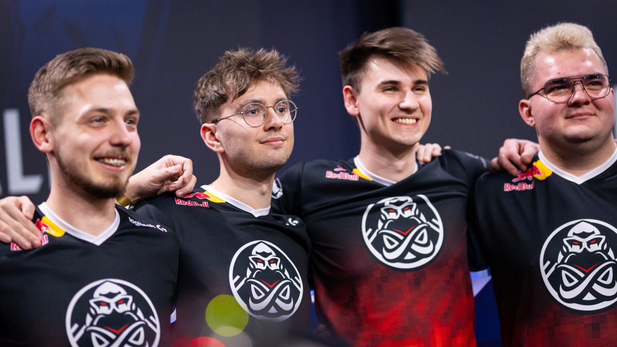 ENCE posing for a picture at IEM Katowice 2024.