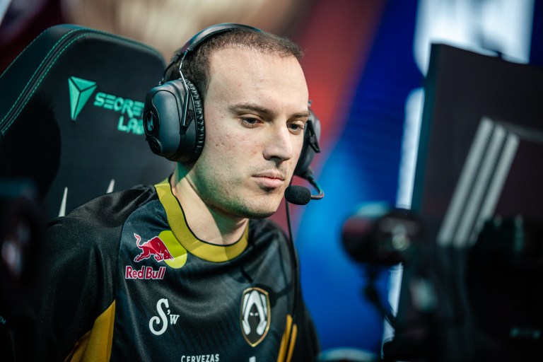 Perkz reportedly benched by Heretics ahead of 2024 LEC Spring Split