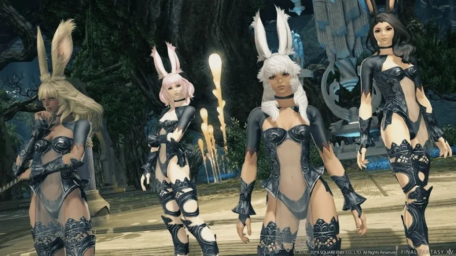 FFXIV characters in matching outfits looking at the camera
