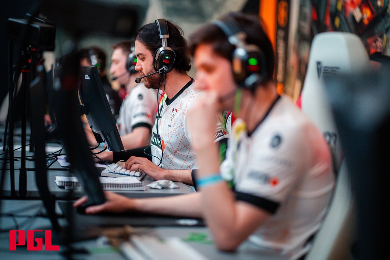 Brutal CS2 crash costs Virtus.pro a spot in the PGL Copenhagen playoffs