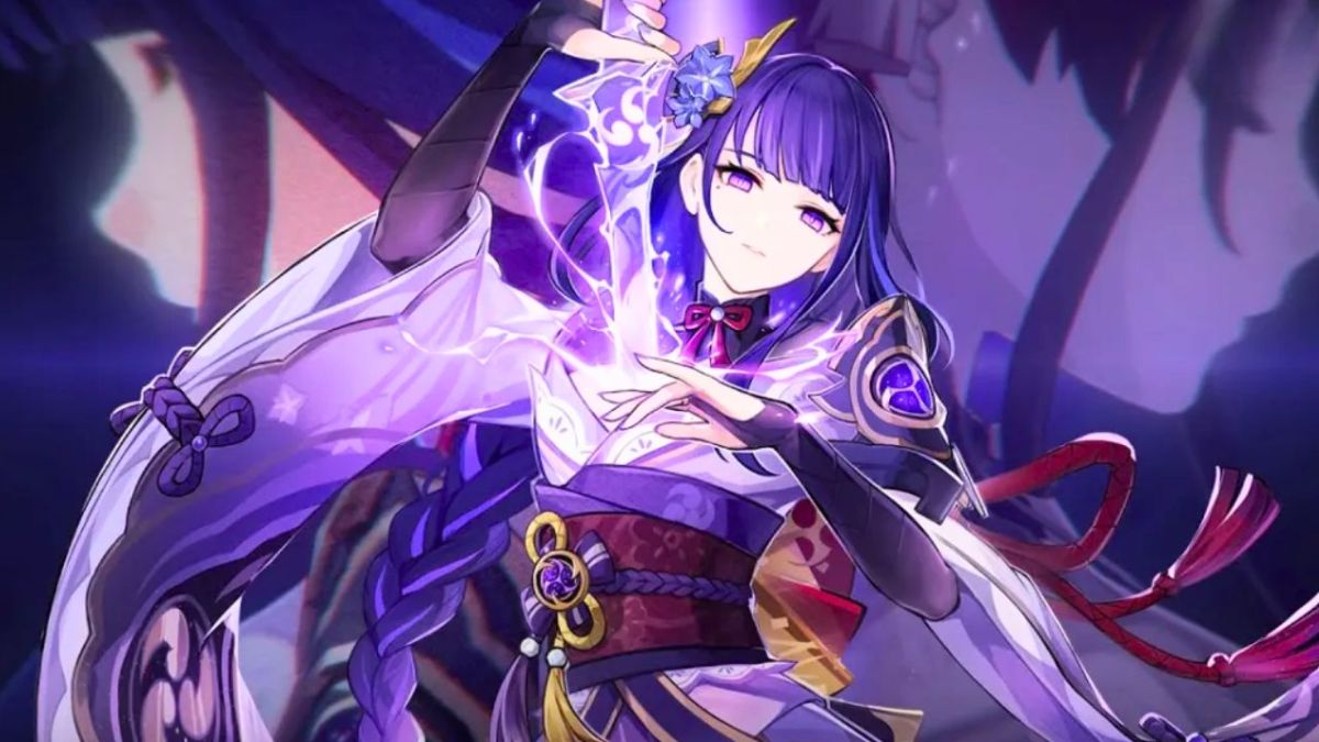 Woman wielding glowing purple sword in Genshin Impact