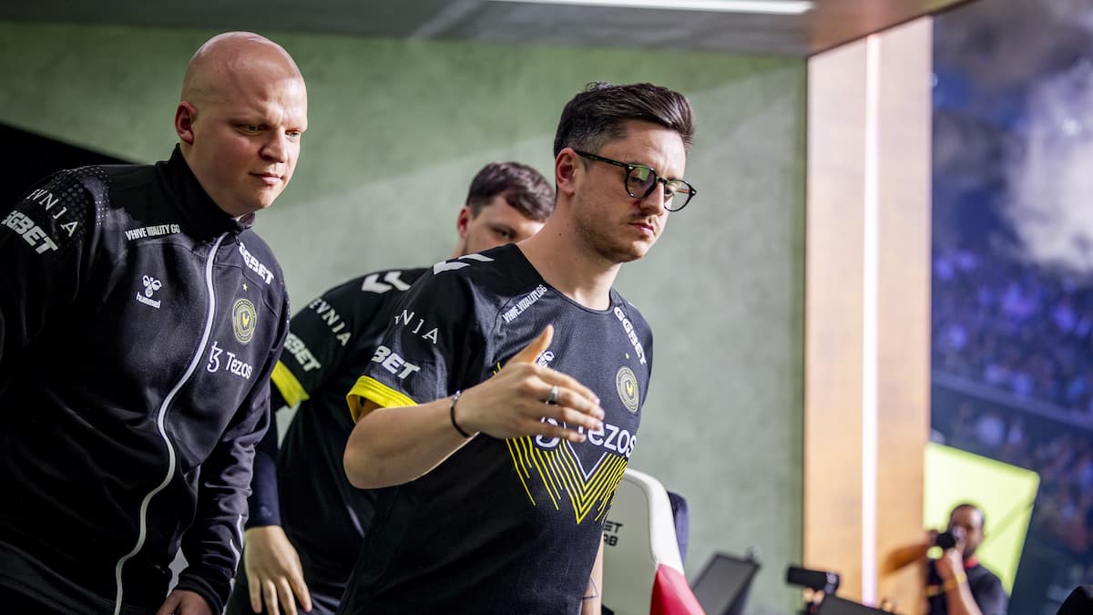 Vitality mezii объясняет, почему apEX, товарищ по команде CS2, такой хороший IGL