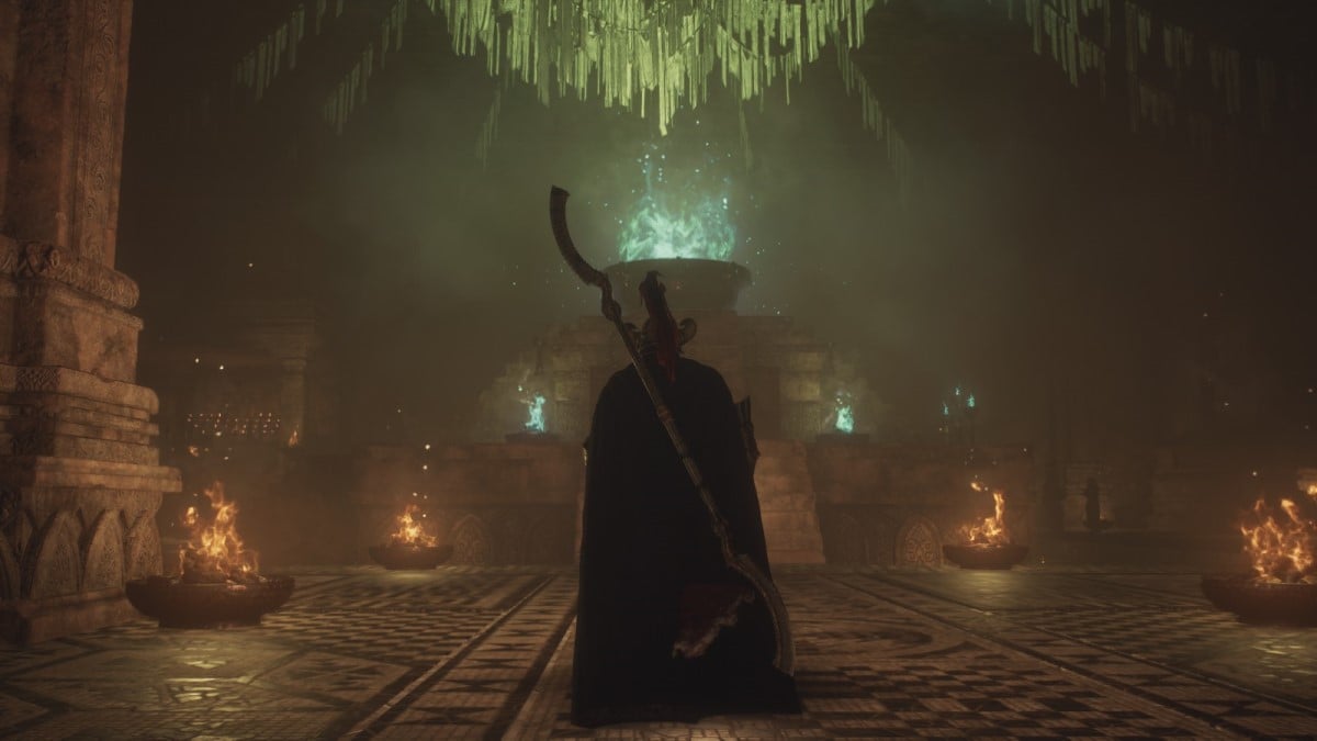 The Arisen looks into Flamebearer Palace in Dragon's Dogma 2.