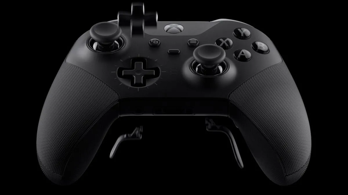 An image of Xbox Elite Controller Series 2 in black theme