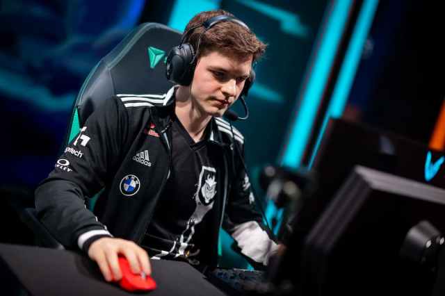 G2 Mikyx competing on the LEC stage