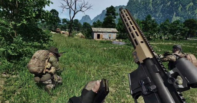 A player reloads a rifle in Gray Zone Warfare.
