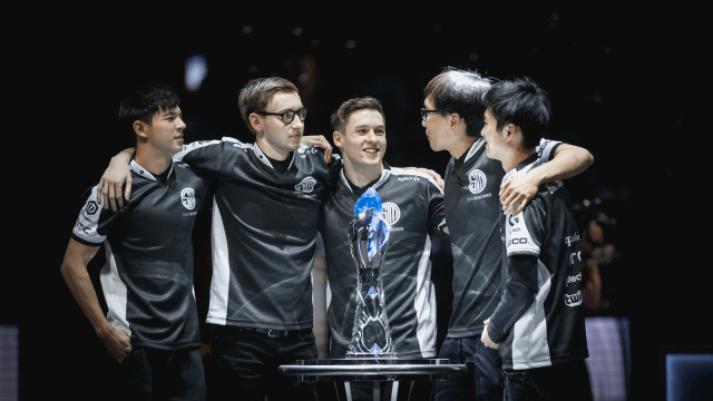 TSM CELEBRATE ONSTAGE on Day 2 at 2017 NA LCS Summer Finals