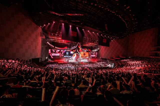 MSI 2024 bracket stage arena wide view