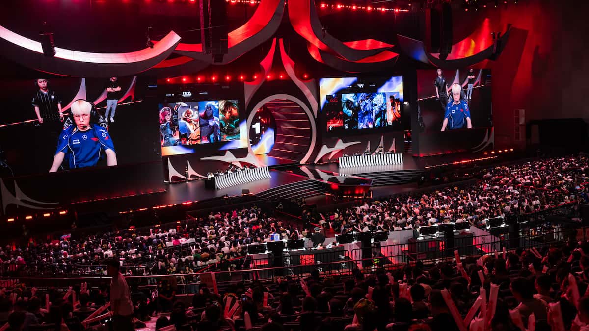 Fans gather in China for cheering their teams in 2024 MSI.