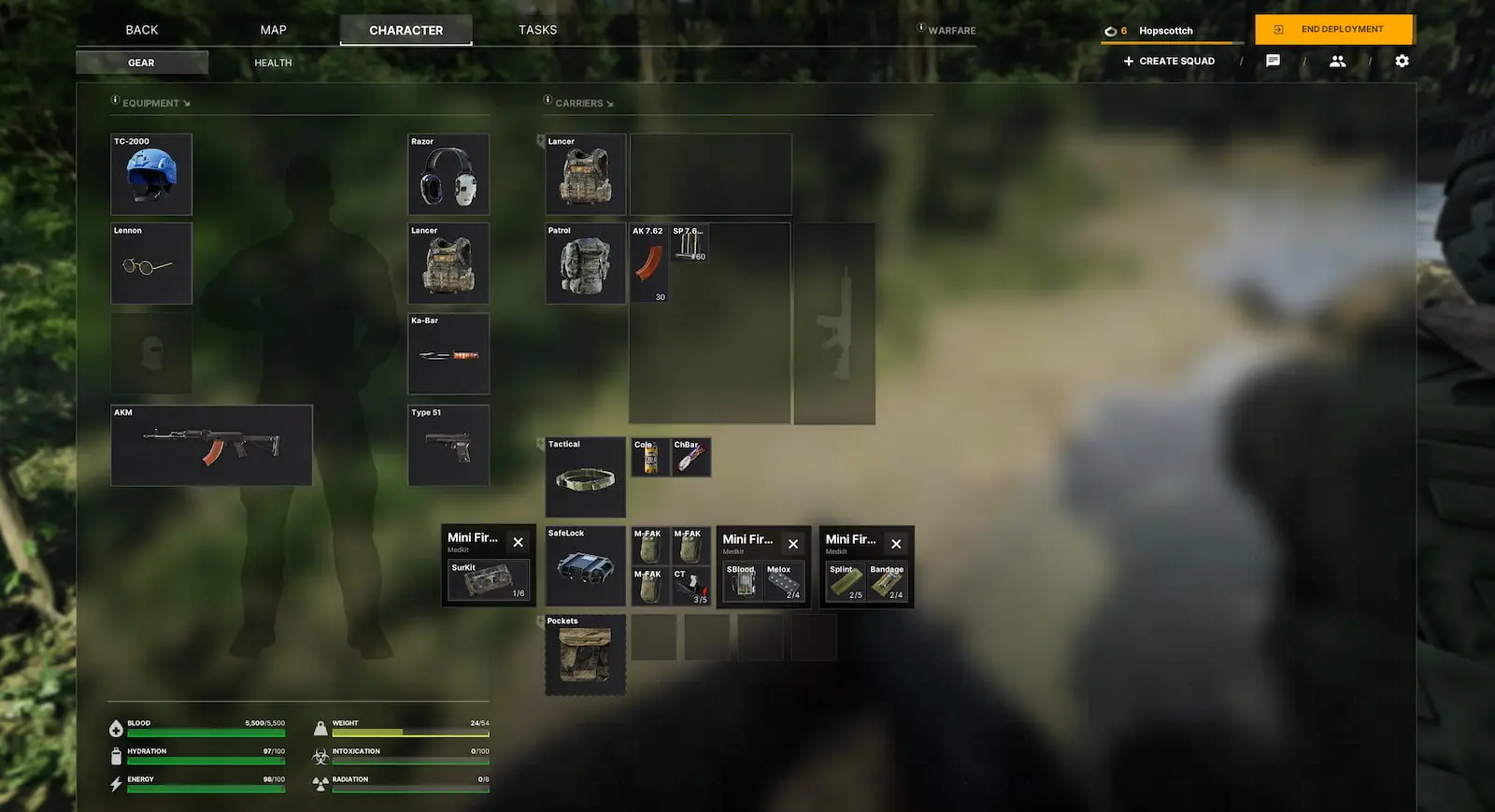 Player inventory screen highlighting medical item storage in Gray Zone Warfare.