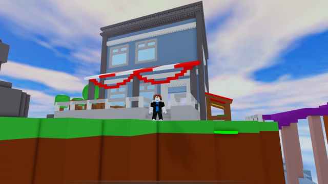 A character standing in Roblox The Classic.