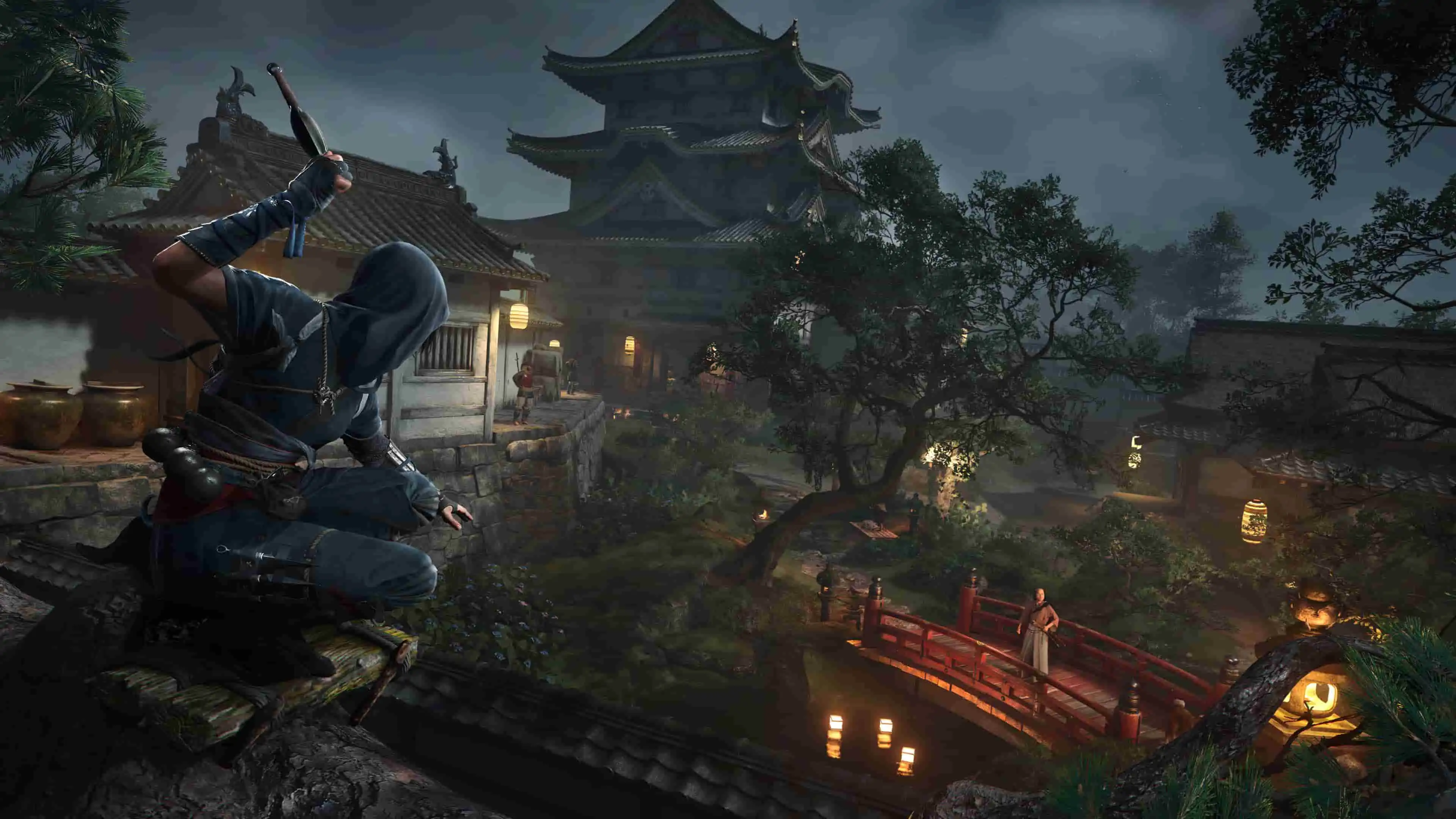 Naoe aims a kunai at an enemy in a Japanese garden in AC Shadows.