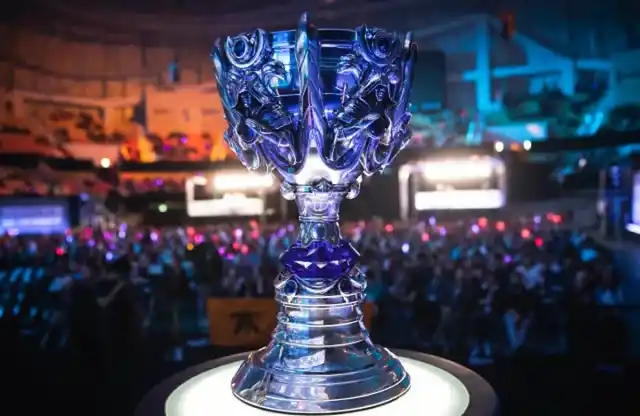 A picture of LoL's Summoner's Cup trophy that was given out to the team that won Worlds.