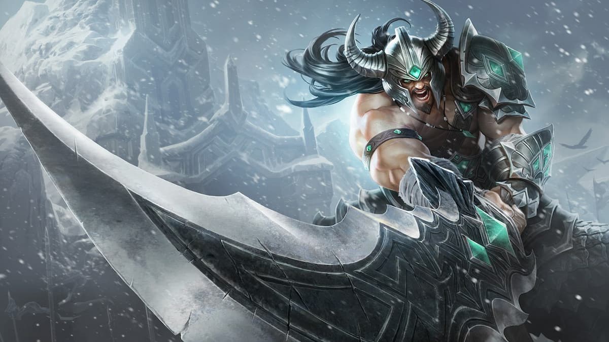 Tryndamere swings his weapon in the cold lands in LoL.