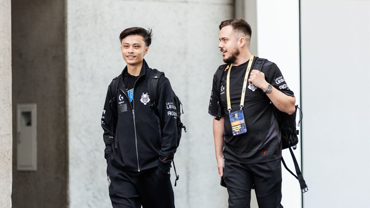 Stewie and Hunter from G2 walk together at IEM Dallas 2024.
