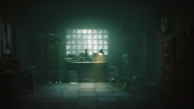 two players running in little nightmares 3