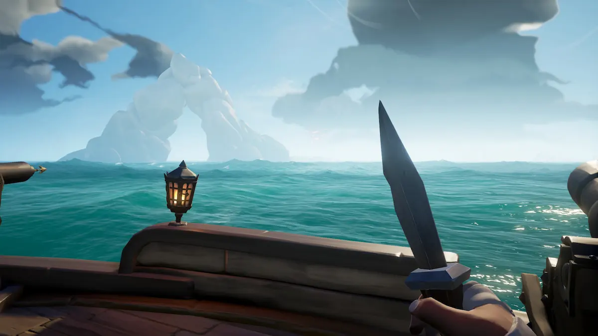 Pirate in Sea of Thieves holding a knife