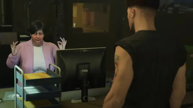 An image of the playable character talking to Maude in GTA Online.
