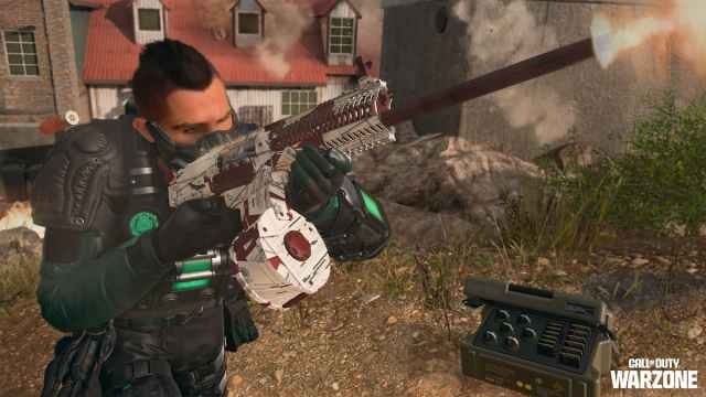 "Redacted" weapons with 10 attachments in Warzone season 4 reloaded MW3