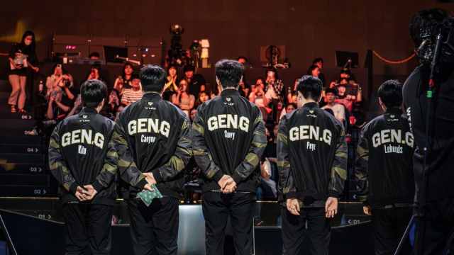 Gen.G players stand after their victory in  2024 League of Legends Champions Korea (LCK) Summer Split.