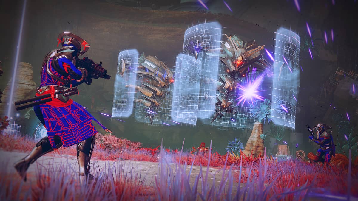 A guardian clad in Echoes armor takes on two Vex Hydras in Breach Executable in Destiny 2.
