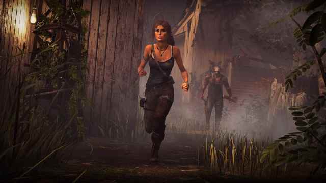 An image of Lara Croft running from the Trapper in Dead by Daylight.