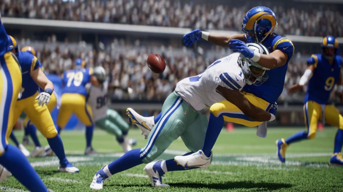 A player making a tackle in Madden 25.