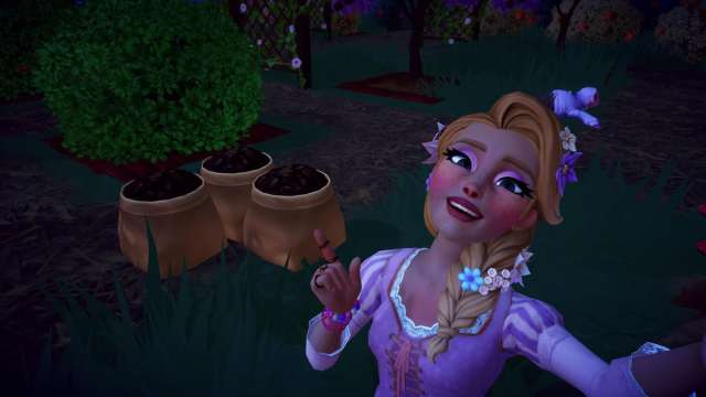 Pointing at some Coffee Beans in Disney Dreamlight Valley.