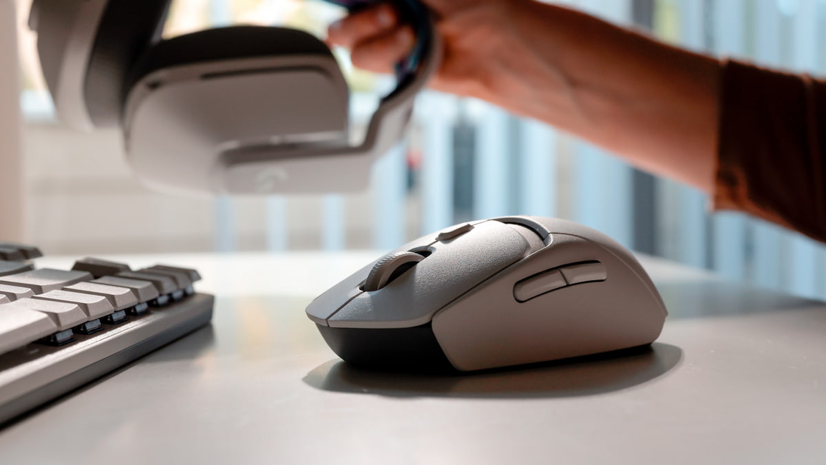 Logitech G309 wireless gaming mouse review: Tiny, graceful, AA battery-powered precision aiming