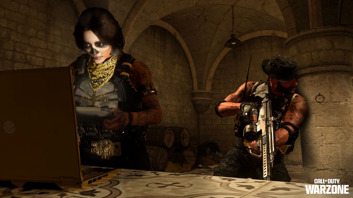Call of Duty Warzone image of Price and Valeria using a computer