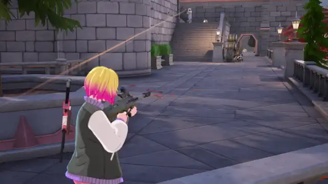 Gwenpool striking an enemy from 30 meters away in Fortnite.