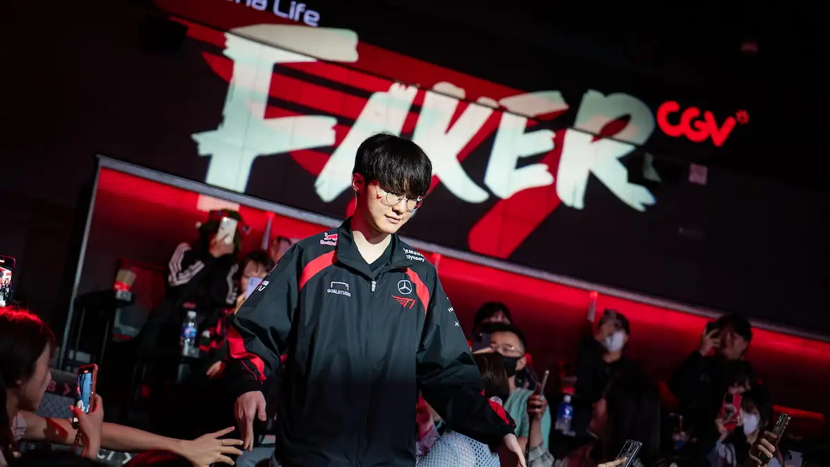 Faker wins yet another award to add to his trophy cabinet