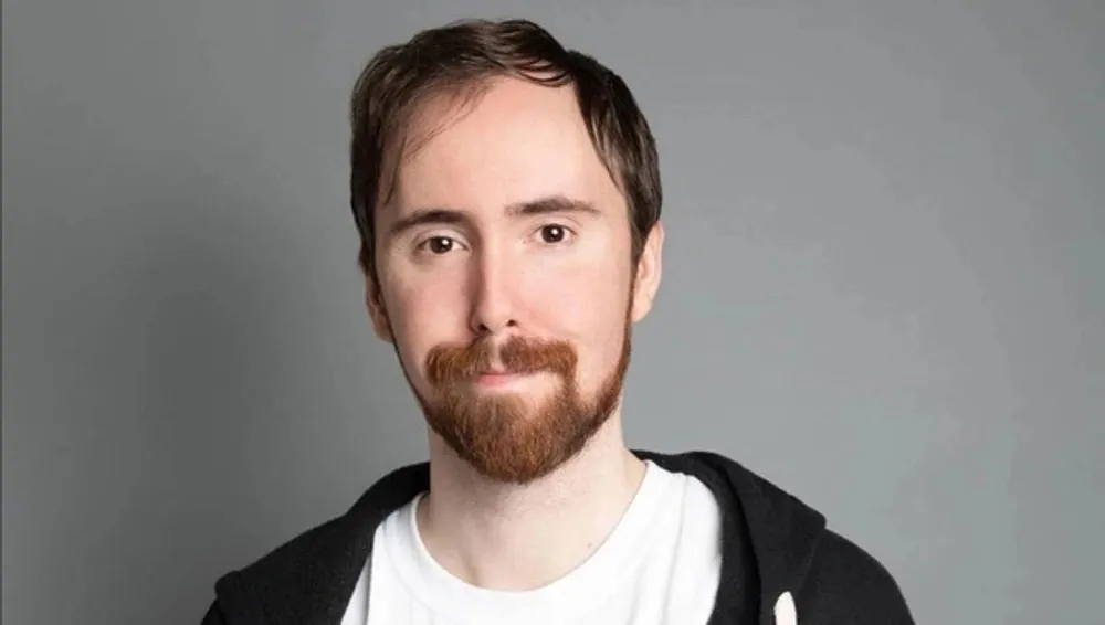 asmongold headshot