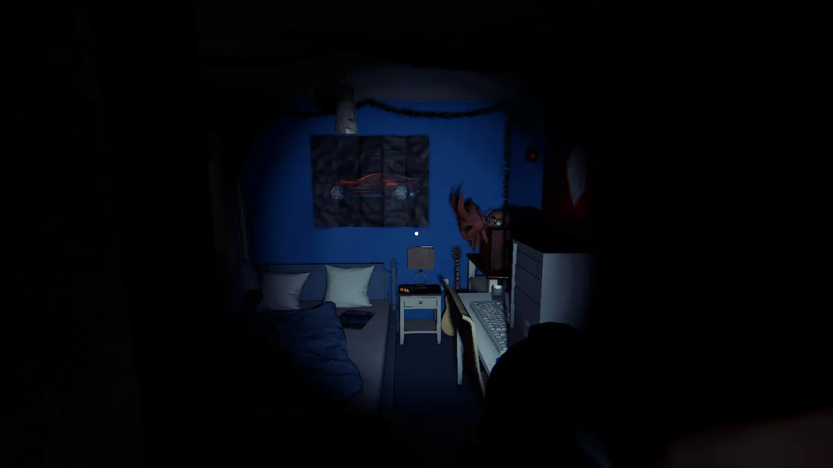 A krampus box on a table in a blue bedroom in Phasmophobia. 