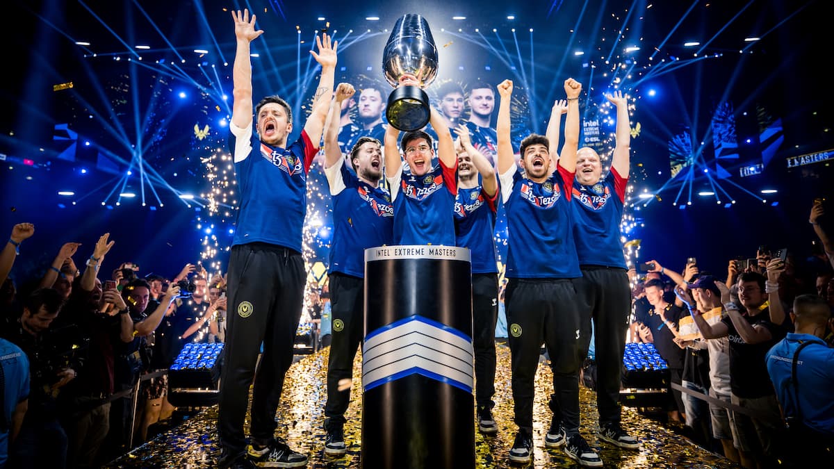 Team Vitality hoisting IEM Cologne 2024 trophy.